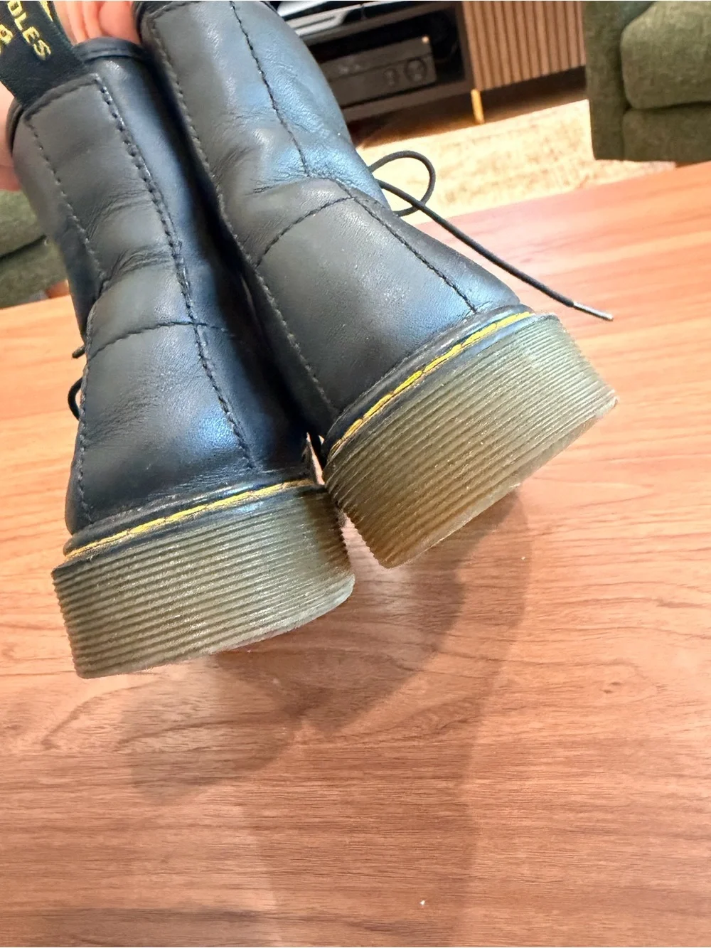 Girls US Size 3 Black Leather Dr. Martens Classic Lace Front w/ Side Zipper